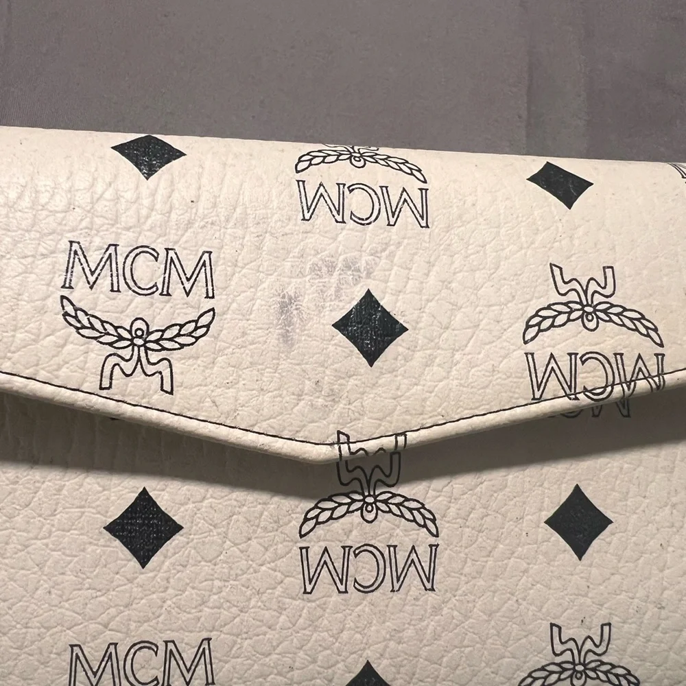 MCM white and black trifold Wallet - Picture 2 of 8